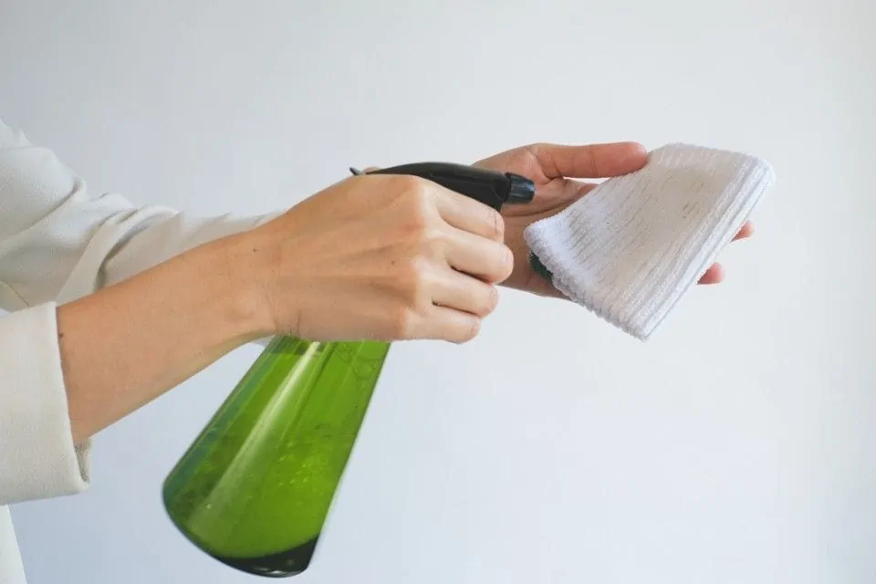 How to Clean TV Screen Without Streaks Expert s Advice