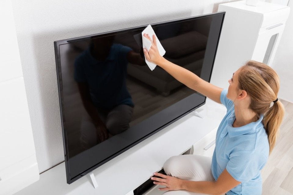 how to clean flat screen tv without streaks